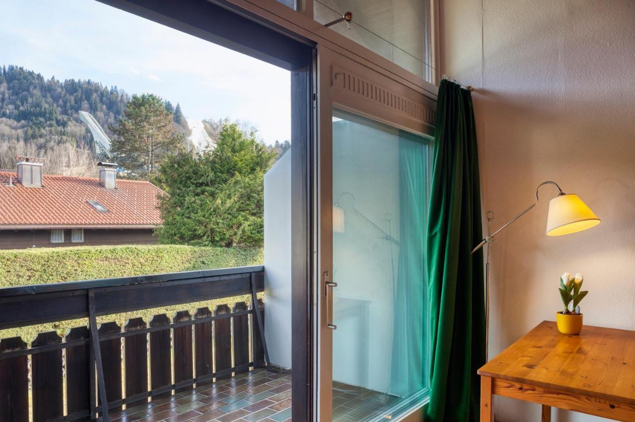 Ruhige Ferienwohnungen In Partenkirchen 1 ガルミッシュ・パルテンキルヒェン エクステリア 写真